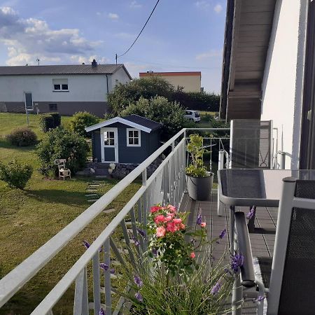 Eifelstern-Schoene Ferienwohnung Mit Balkon Kalenborn-Scheuern Exterior foto